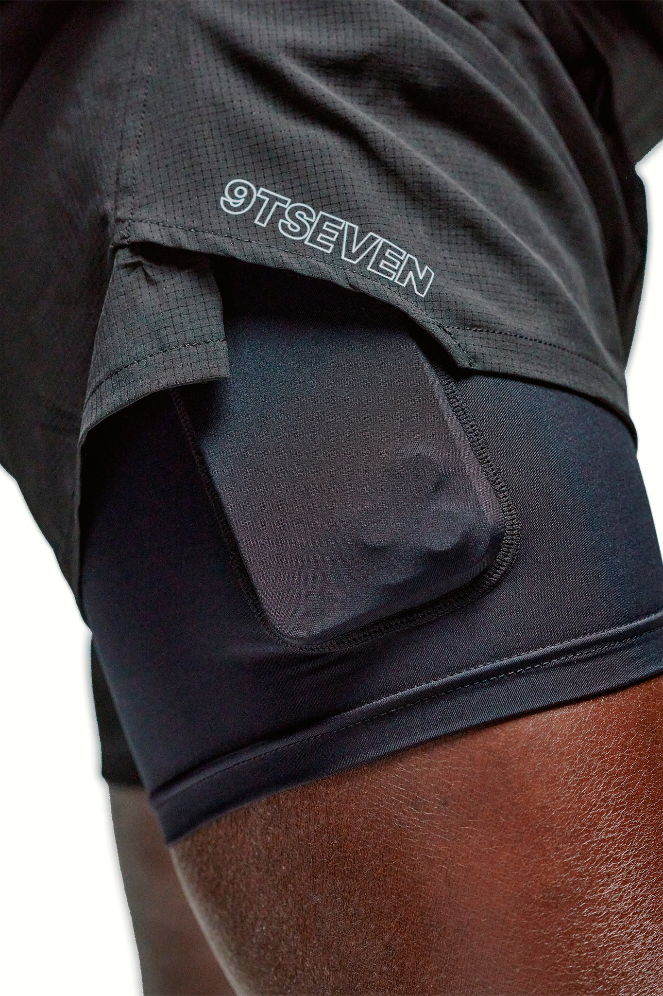 9T7 RACE SHORTS